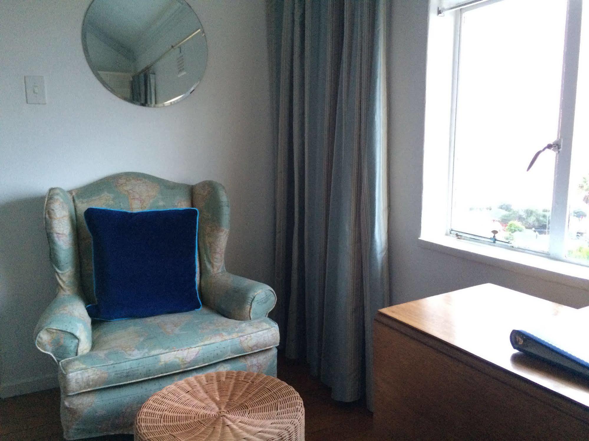 Blue On Blue Bed And Breakfast St James Exterior foto