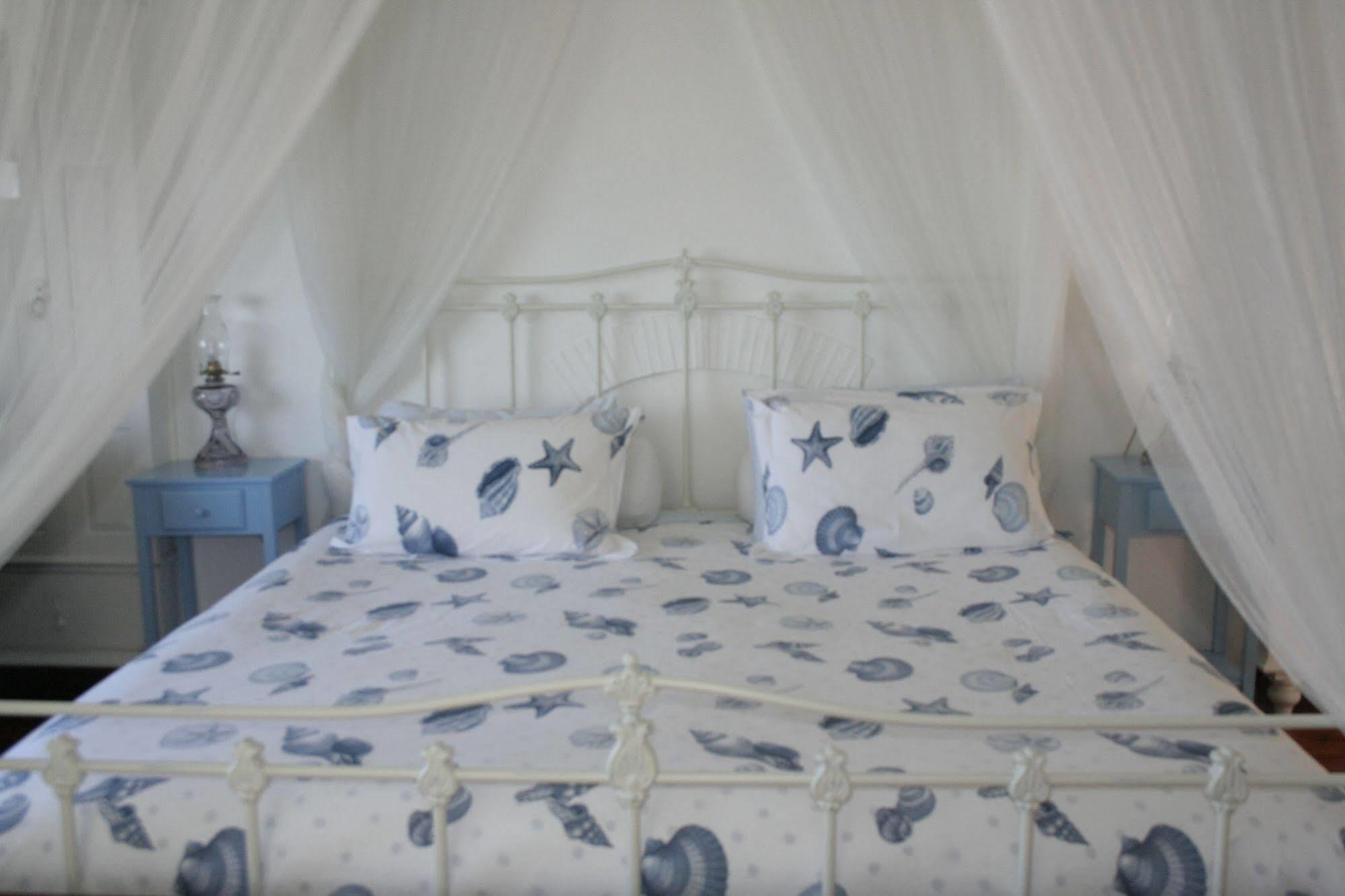 Blue On Blue Bed And Breakfast St James Exterior foto
