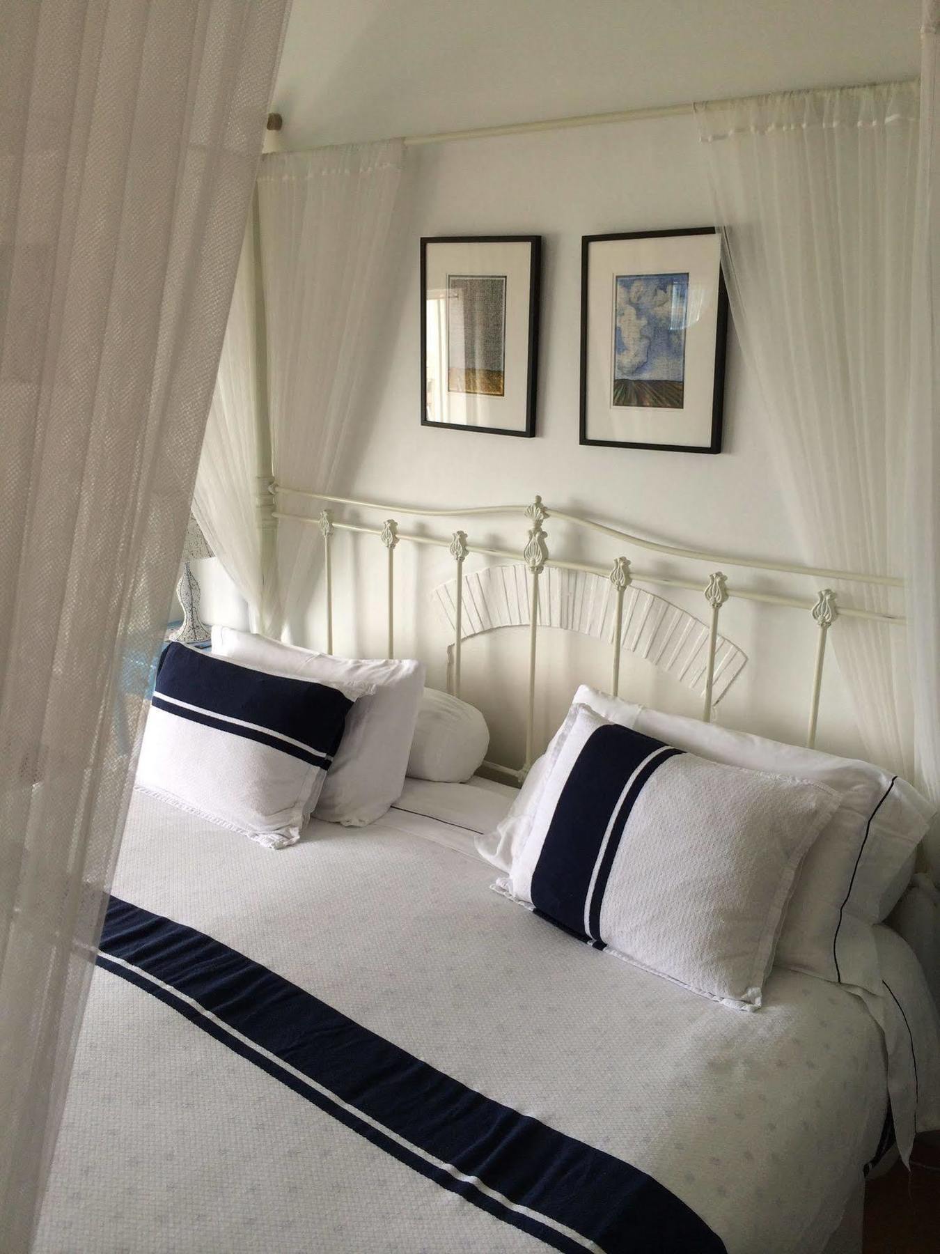 Blue On Blue Bed And Breakfast St James Exterior foto